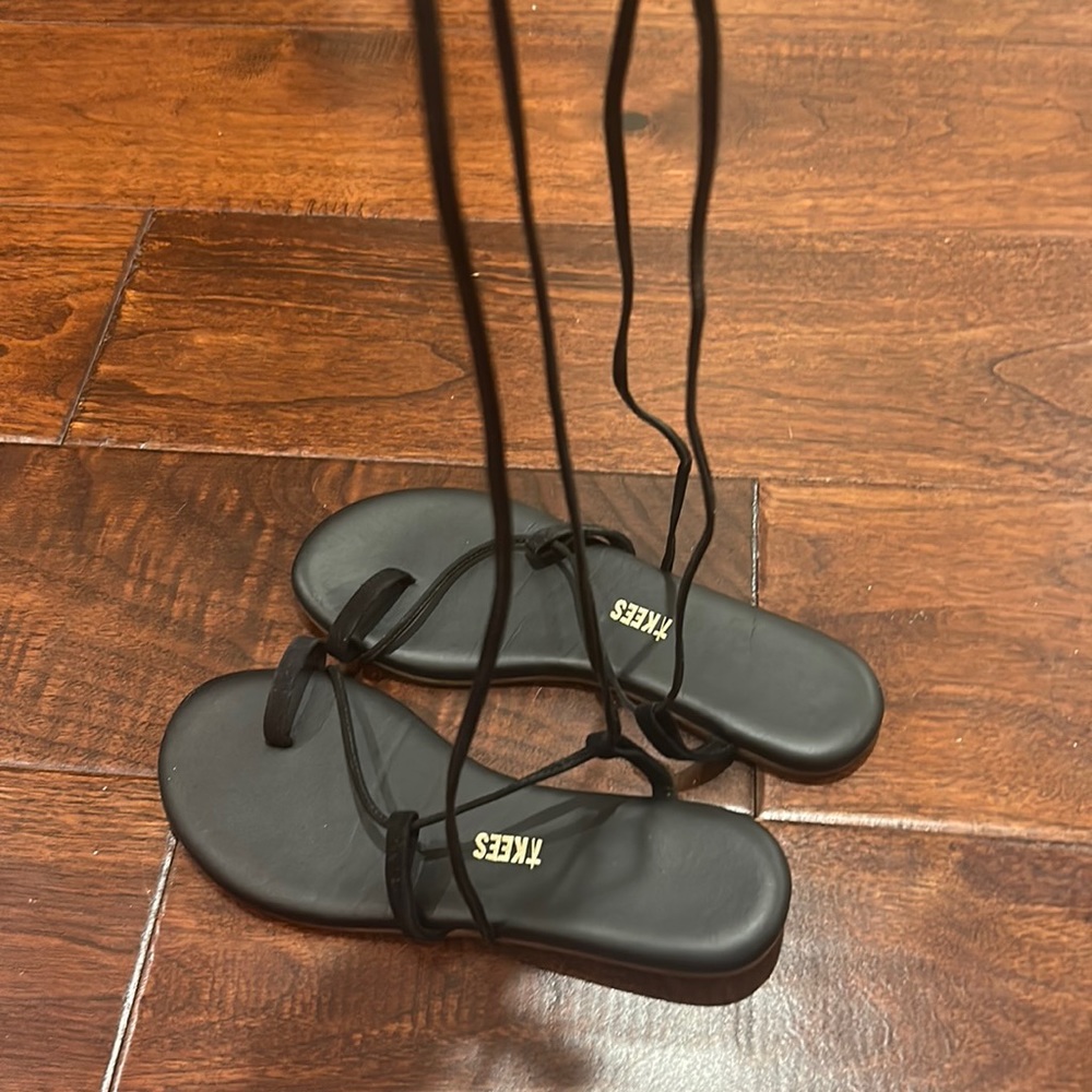 TKEES Jo lace up sandal in black